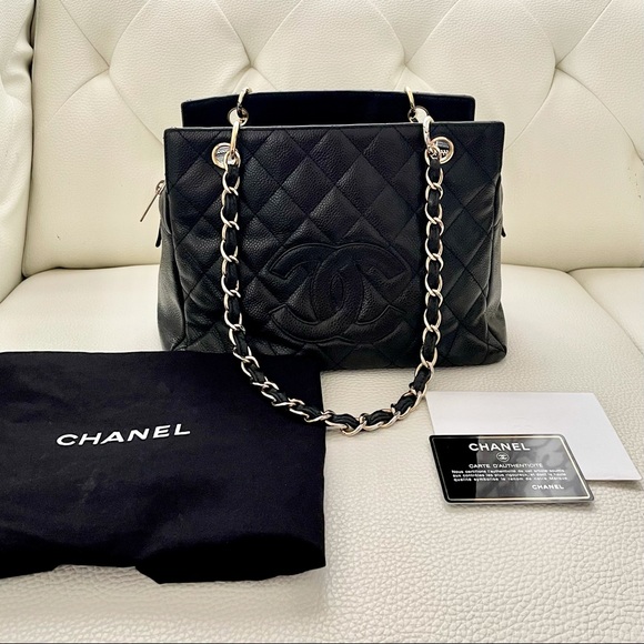 CHANEL Handbags - ⭕️SOLD⭕️Chanel bag